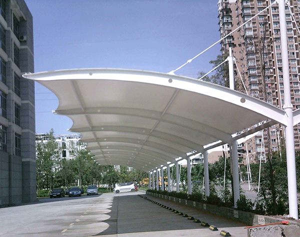 膜布局泊车棚手艺的立异与成长