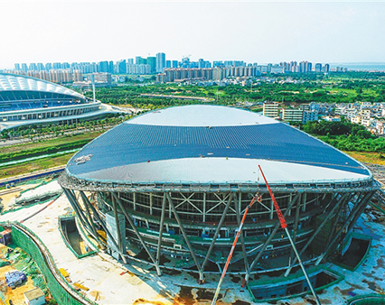 海口五源河体裁中间二期体育馆钢打算主体封顶