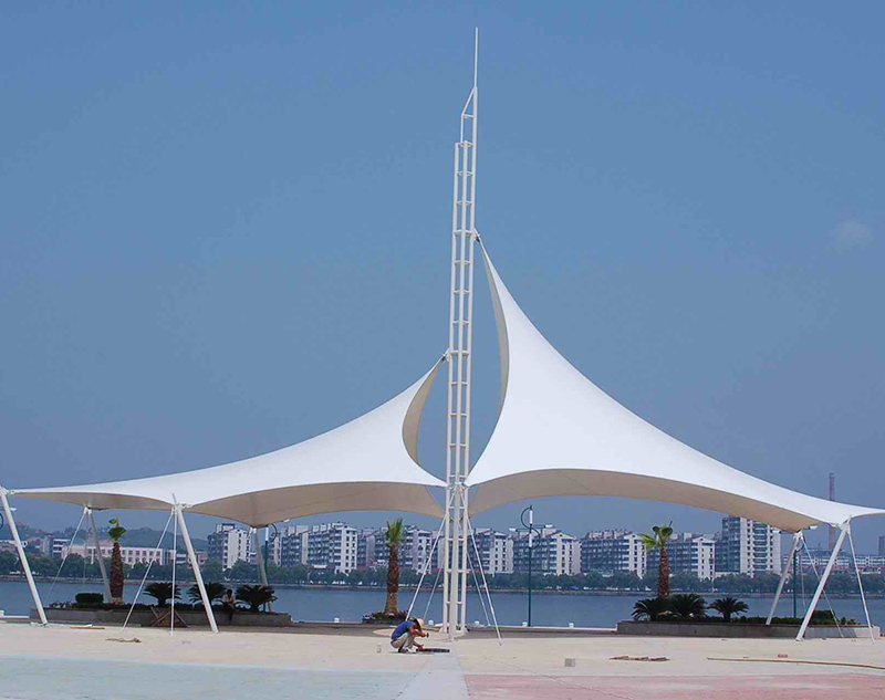 影响张拉膜布局遮阳棚价钱的身分