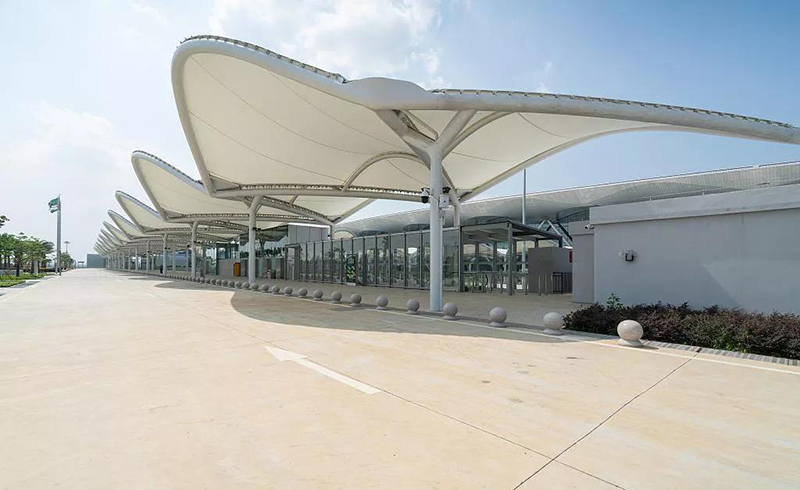 张拉索膜布局车棚