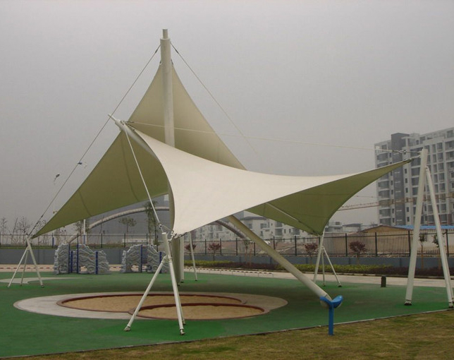 张拉索膜布局很合适造纸厂中的污水池加盖