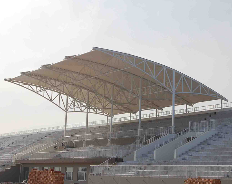 活动场看台膜布局的上风有哪些？