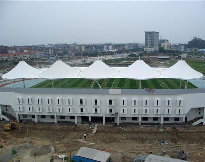 体育膜布局看台