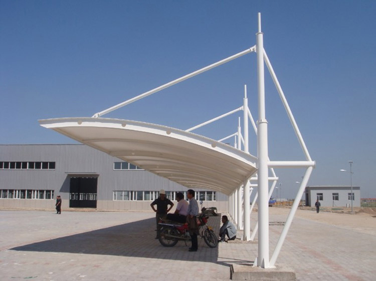 张拉膜布局车棚设想报价 张拉膜布局车棚设想报价