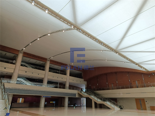 拆旧换新，西安曲江国际集会中间三楼吊顶富丽变身