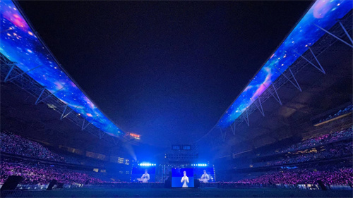 膜布局搭配灯光，打造顶级赛事沉醉观感
