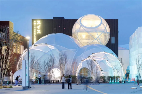 探秘大阪世博会：瑞士馆的绿色古迹与轻巧感